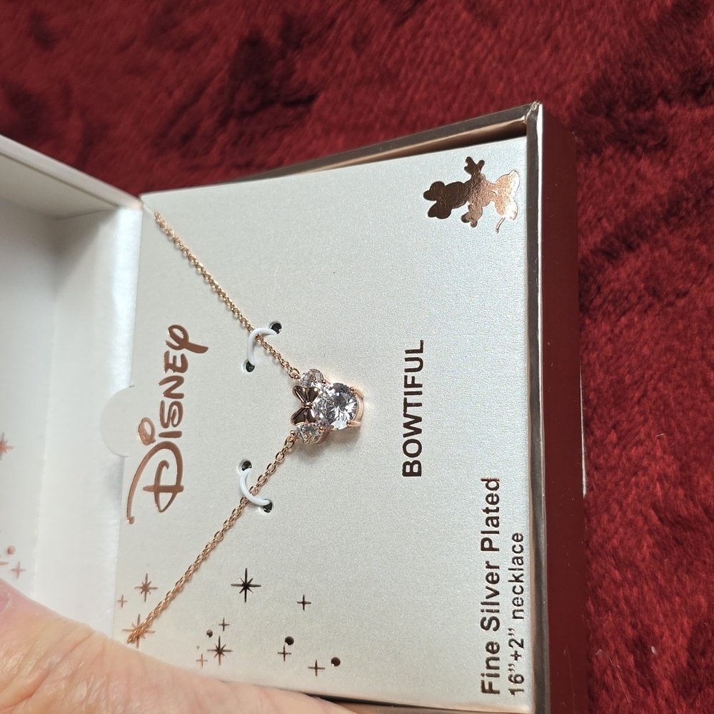 NEW Disney Bowtiful Fine Silver Plated Minnie Mouse Necklace Sparkly 18" Boxed - Picture 3 of 9
